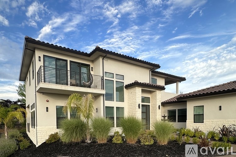 Source URL: https://prod-avail.s3.amazonaws.com/public_images/41509371/listing/IMG_0934.jpeg