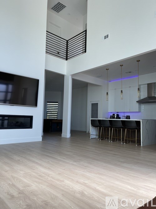 Source URL: https://prod-avail.s3.amazonaws.com/public_images/41509374/listing/IMG_0210.jpeg