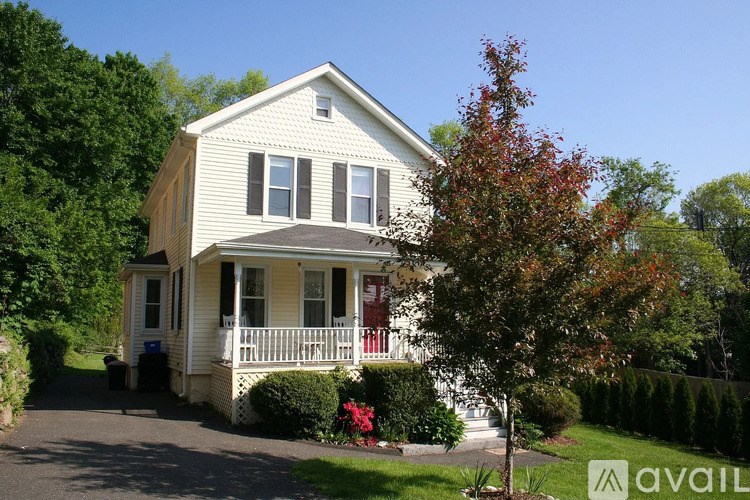 Source URL: https://prod-avail.s3.amazonaws.com/public_images/41509324/listing/1.jpg