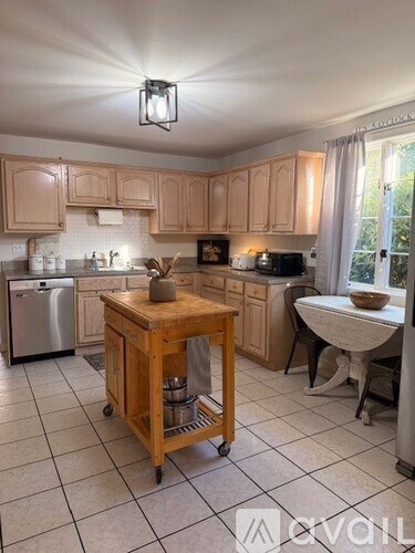 Source URL: https://prod-avail.s3.amazonaws.com/public_images/41515145/listing/2.jpg