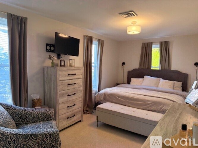 Source URL: https://prod-avail.s3.amazonaws.com/public_images/41515143/listing/13.jpg