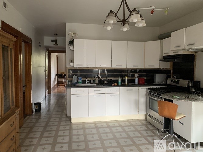 Source URL: https://prod-avail.s3.amazonaws.com/public_images/41509198/listing/IMG_6433.jpeg