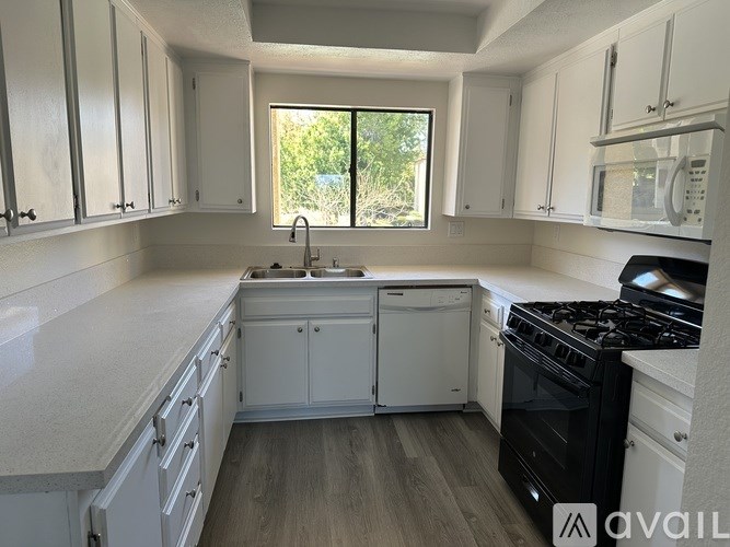 Source URL: https://prod-avail.s3.amazonaws.com/public_images/41509533/listing/IMG_3376.jpg