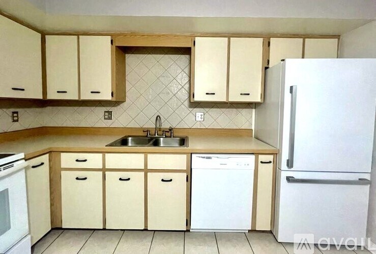 Source URL: https://prod-avail.s3.amazonaws.com/public_images/41509023/listing/sink_side_of_kitchen.jpg