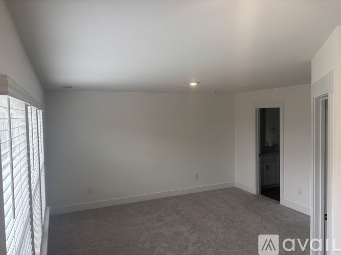 Source URL: https://prod-avail.s3.amazonaws.com/public_images/41508976/listing/IMG_2667.jpeg