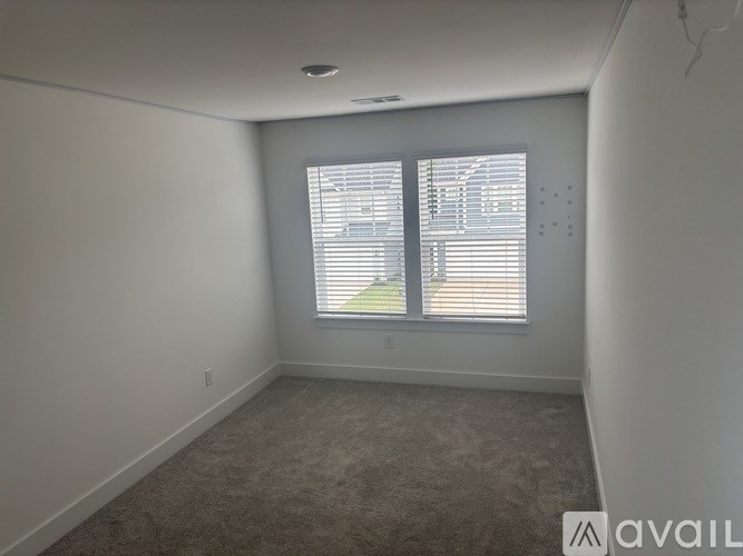 Source URL: https://prod-avail.s3.amazonaws.com/public_images/41508962/listing/IMG_2660.jpeg