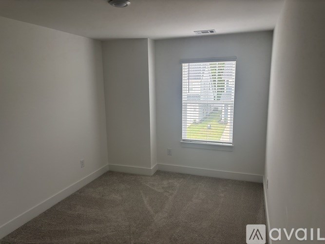 Source URL: https://prod-avail.s3.amazonaws.com/public_images/41508968/listing/IMG_2661.jpeg