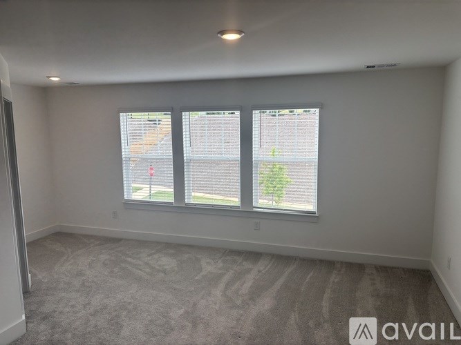 Source URL: https://prod-avail.s3.amazonaws.com/public_images/41508969/listing/IMG_2665.jpeg