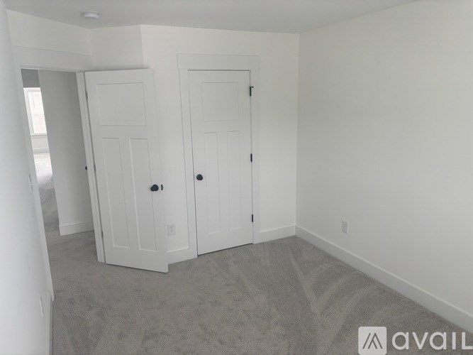 Source URL: https://prod-avail.s3.amazonaws.com/public_images/41508974/listing/IMG_2662.jpeg