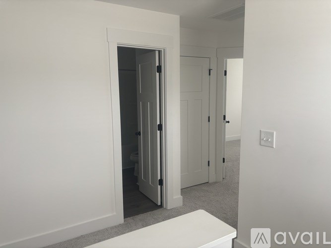 Source URL: https://prod-avail.s3.amazonaws.com/public_images/41508960/listing/IMG_2659.jpeg