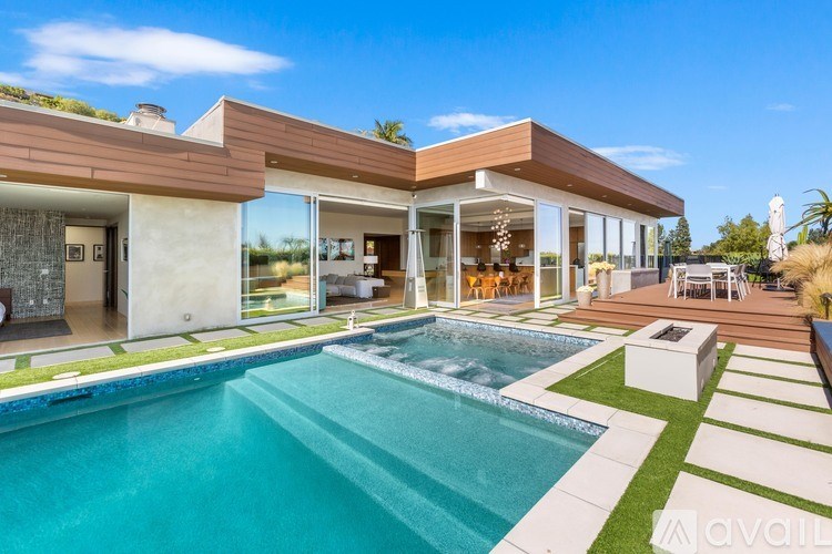 Source URL: https://prod-avail.s3.amazonaws.com/public_images/41508895/listing/18.jpg