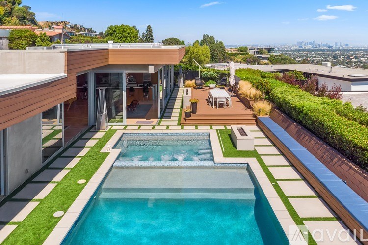 Source URL: https://prod-avail.s3.amazonaws.com/public_images/41508911/listing/12.jpg