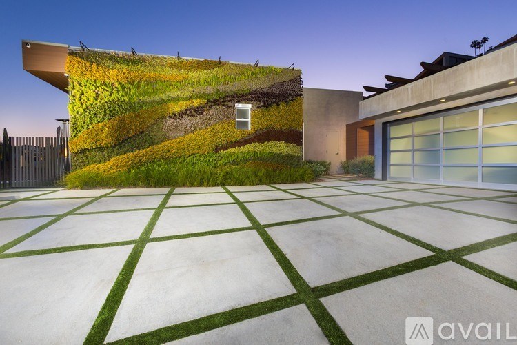 Source URL: https://prod-avail.s3.amazonaws.com/public_images/41508885/listing/3.jpg