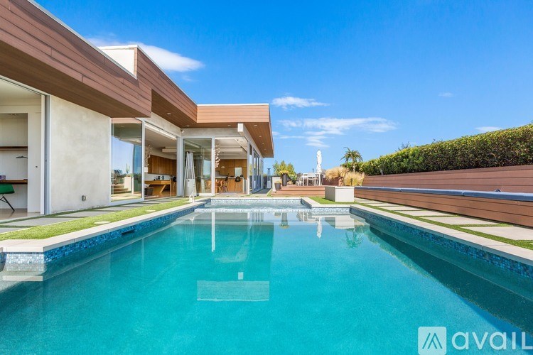 Source URL: https://prod-avail.s3.amazonaws.com/public_images/41508924/listing/21.jpg