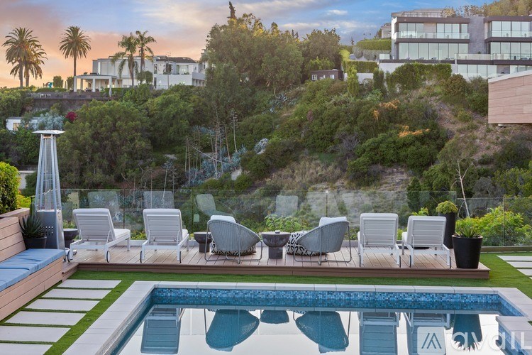 Source URL: https://prod-avail.s3.amazonaws.com/public_images/41509008/listing/56.jpg