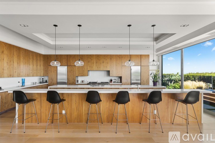 Source URL: https://prod-avail.s3.amazonaws.com/public_images/41508936/listing/33.jpg