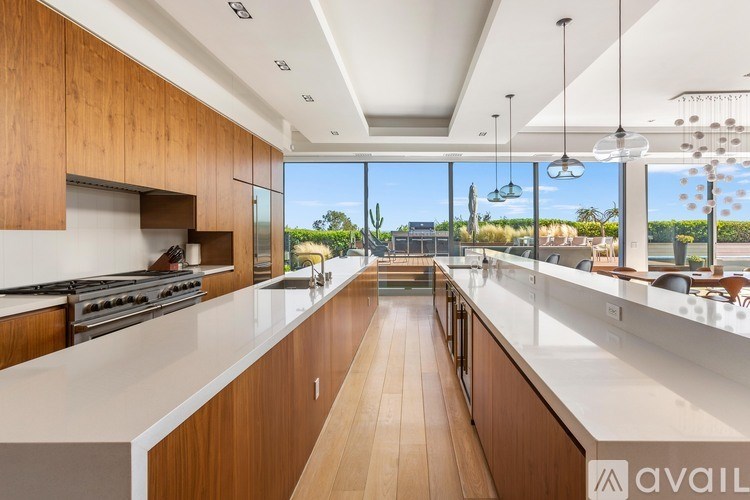 Source URL: https://prod-avail.s3.amazonaws.com/public_images/41508937/listing/39.jpg