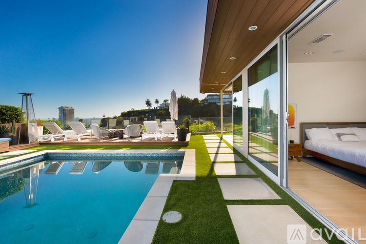 Source URL: https://prod-avail.s3.amazonaws.com/public_images/41508977/listing/49.jpg