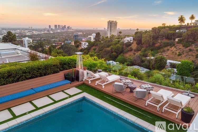 Source URL: https://prod-avail.s3.amazonaws.com/public_images/41508888/listing/8.jpg