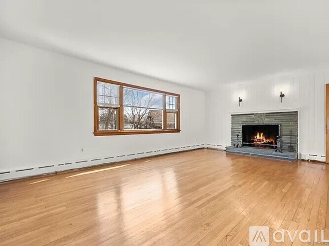 Source URL: https://prod-avail.s3.amazonaws.com/public_images/41509211/listing/Livingroom.jpeg