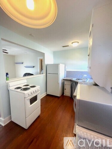 Source URL: https://prod-avail.s3.amazonaws.com/public_images/41508630/listing/kitchen_2.jpg