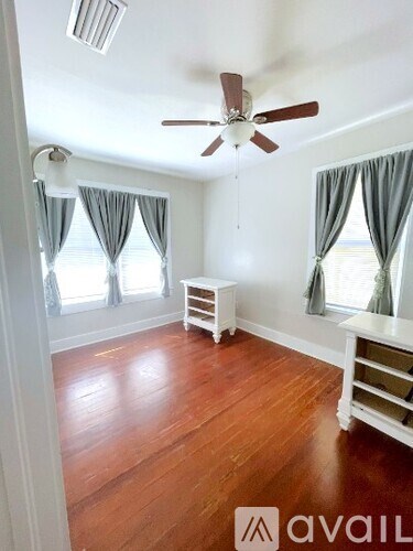 Source URL: https://prod-avail.s3.amazonaws.com/public_images/41508636/listing/bedroom.jpg