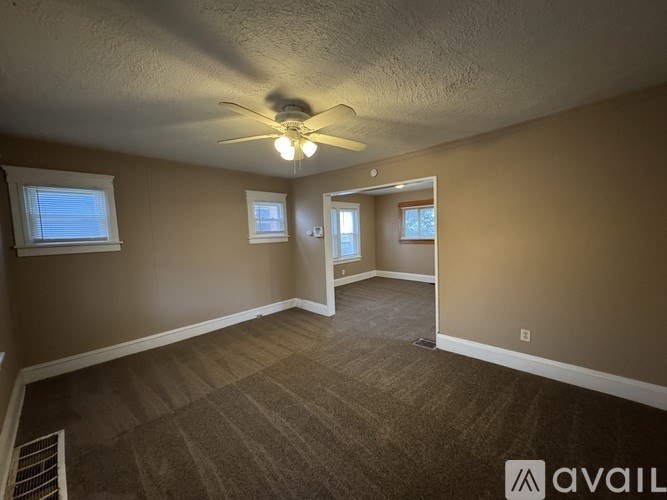 Source URL: https://prod-avail.s3.amazonaws.com/public_images/41508458/listing/41940585_IMG_4007.jpeg