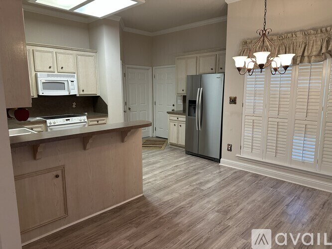 Source URL: https://prod-avail.s3.amazonaws.com/public_images/41492861/listing/Kitchen3.jpg