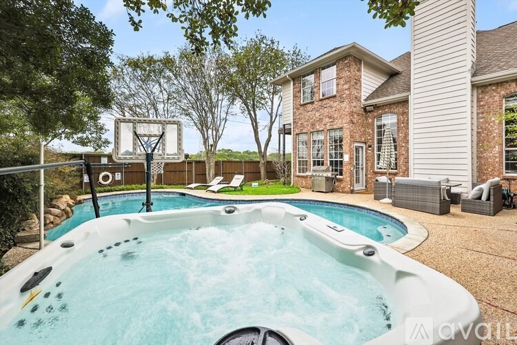 Source URL: https://prod-avail.s3.amazonaws.com/public_images/41508488/listing/T_(13).jpg