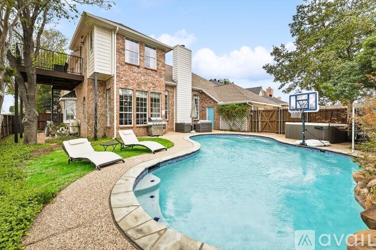 Source URL: https://prod-avail.s3.amazonaws.com/public_images/41509018/listing/T_(6).jpg