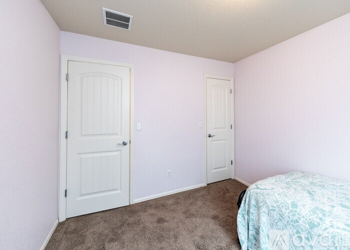 Source URL: https://prod-avail.s3.amazonaws.com/public_images/41508812/listing/Pilgrimage_Road_6351-60.jpg