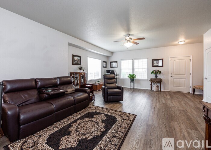 Source URL: https://prod-avail.s3.amazonaws.com/public_images/41508751/listing/Pilgrimage_Road_6351-9.jpg