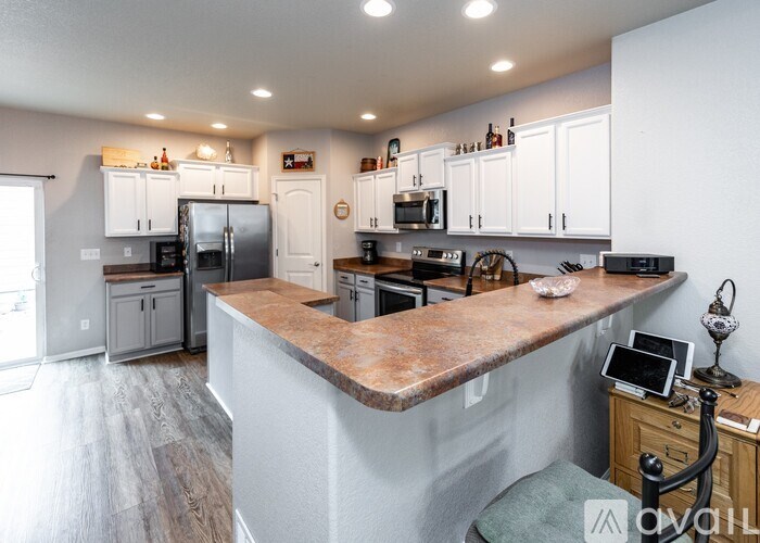 Source URL: https://prod-avail.s3.amazonaws.com/public_images/41508752/listing/Pilgrimage_Road_6351-15.jpg