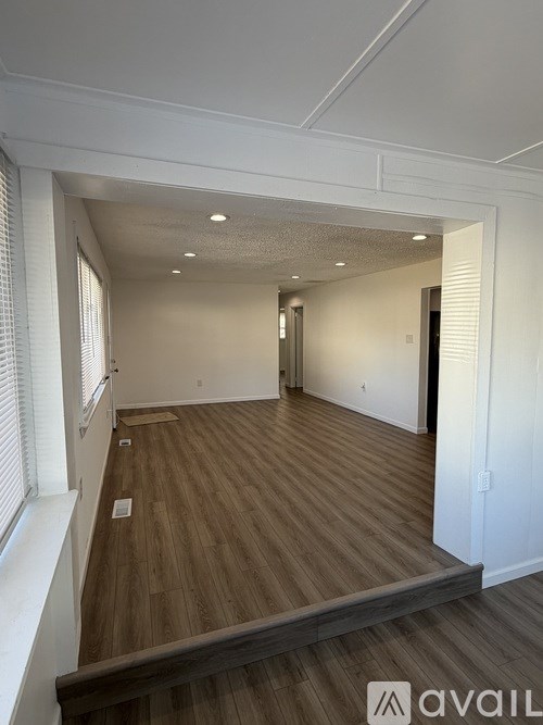 Source URL: https://prod-avail.s3.amazonaws.com/public_images/41508475/listing/IMG_0181.jpeg