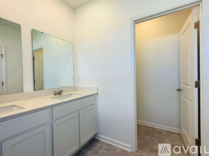 Source URL: https://prod-avail.s3.amazonaws.com/public_images/41508235/listing/WhatsApp_Image_2025-10-23_at_10.52.07_AM_(2).jpeg