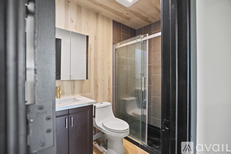 Source URL: https://prod-avail.s3.amazonaws.com/public_images/41508187/listing/original_(11).jpg