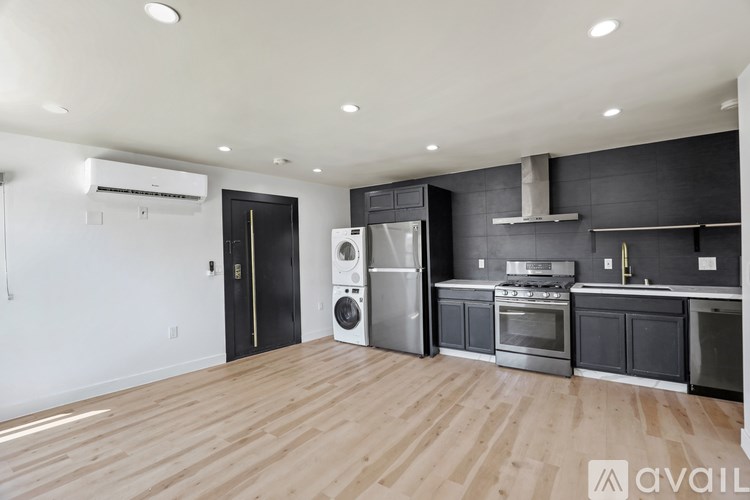 Source URL: https://prod-avail.s3.amazonaws.com/public_images/41508178/listing/original_(2).jpg