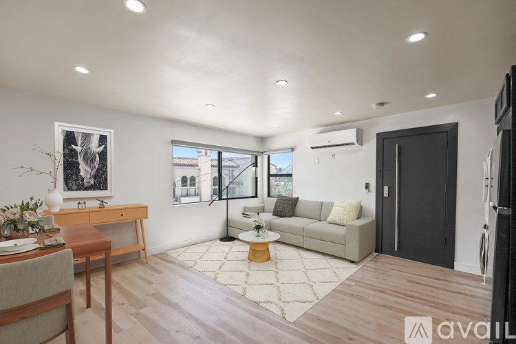 Source URL: https://prod-avail.s3.amazonaws.com/public_images/41508183/listing/original_(4).jpg