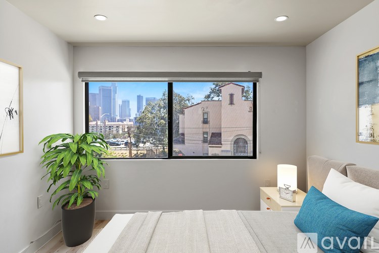 Source URL: https://prod-avail.s3.amazonaws.com/public_images/41508184/listing/original_(15).jpg