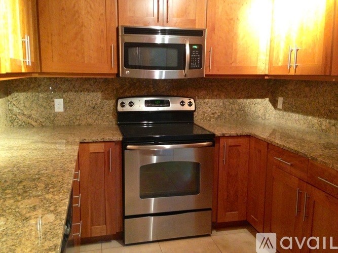 Source URL: https://prod-avail.s3.amazonaws.com/public_images/41508089/listing/_1008_(Kitchen).jpeg