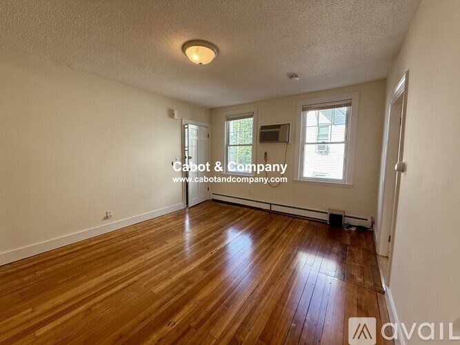 Source URL: https://prod-avail.s3.amazonaws.com/public_images/41507957/listing/297W6880e64b9086c.jpg