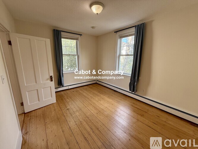 Source URL: https://prod-avail.s3.amazonaws.com/public_images/41507959/listing/297W6880e644d0dc3.jpg