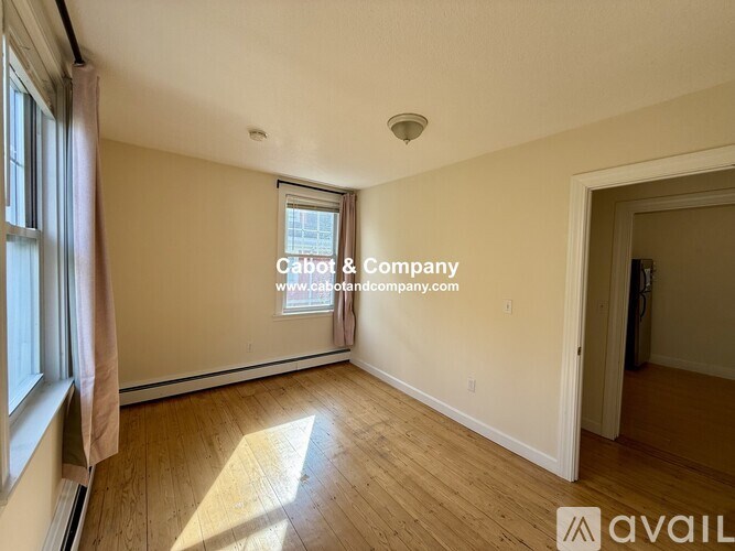 Source URL: https://prod-avail.s3.amazonaws.com/public_images/41507963/listing/297W6880e6452b9b4.jpg