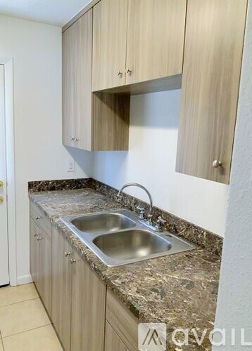 Source URL: https://prod-avail.s3.amazonaws.com/public_images/41507742/listing/kitchen.jpg