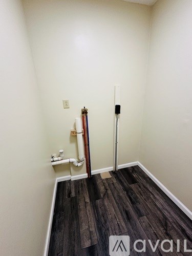 Source URL: https://prod-avail.s3.amazonaws.com/public_images/41513493/listing/IMG_2823.jpeg