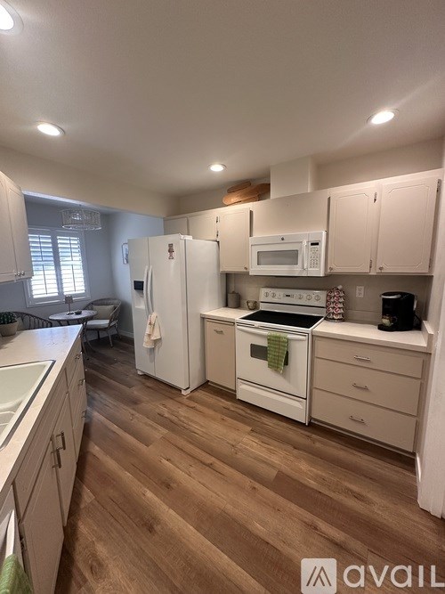 Source URL: https://prod-avail.s3.amazonaws.com/public_images/41507347/listing/IMG_2443.jpeg