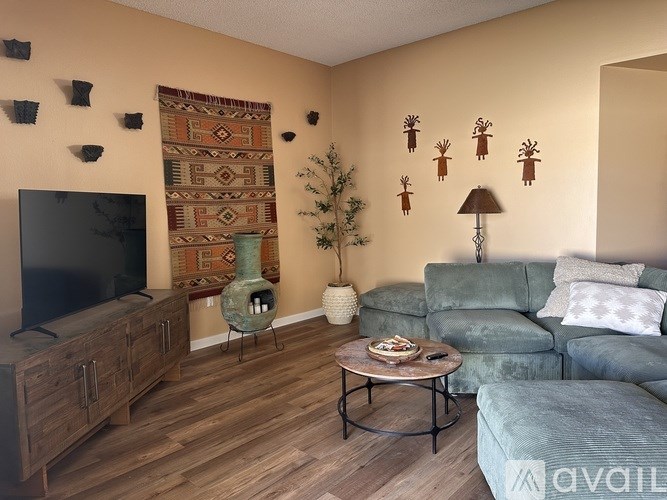 Source URL: https://prod-avail.s3.amazonaws.com/public_images/41507352/listing/IMG_2464.jpeg