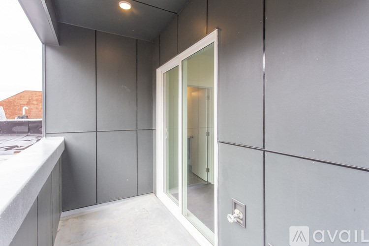 Source URL: https://prod-avail.s3.amazonaws.com/public_images/41507314/listing/1154_S_Sydenham_Street34.jpg