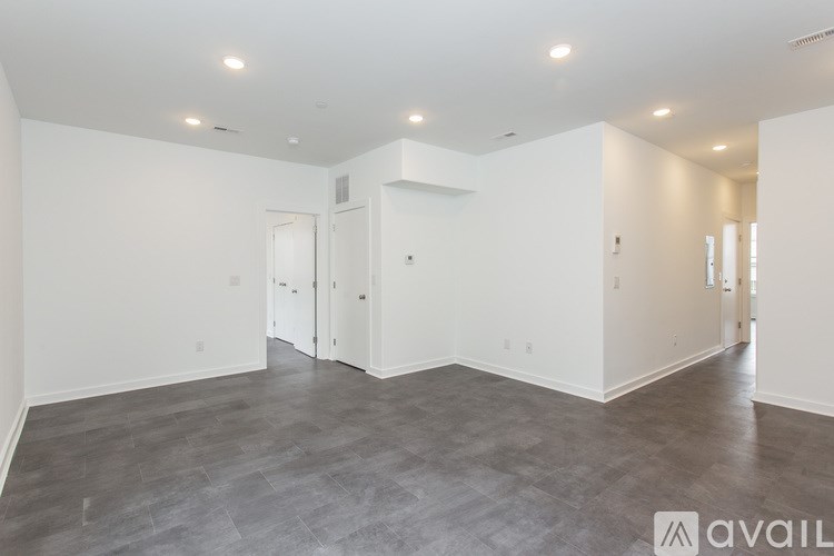 Source URL: https://prod-avail.s3.amazonaws.com/public_images/41507323/listing/1154_S_Sydenham_Street27.jpg