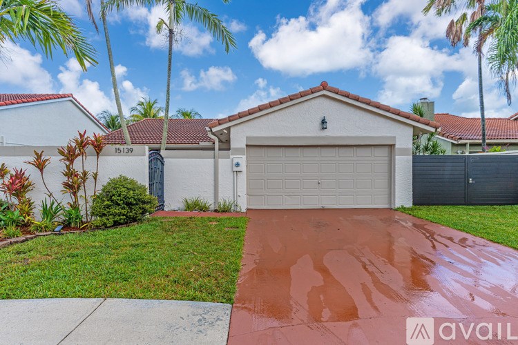 Source URL: https://prod-avail.s3.amazonaws.com/public_images/41507331/listing/15139SW92nd-2.jpg